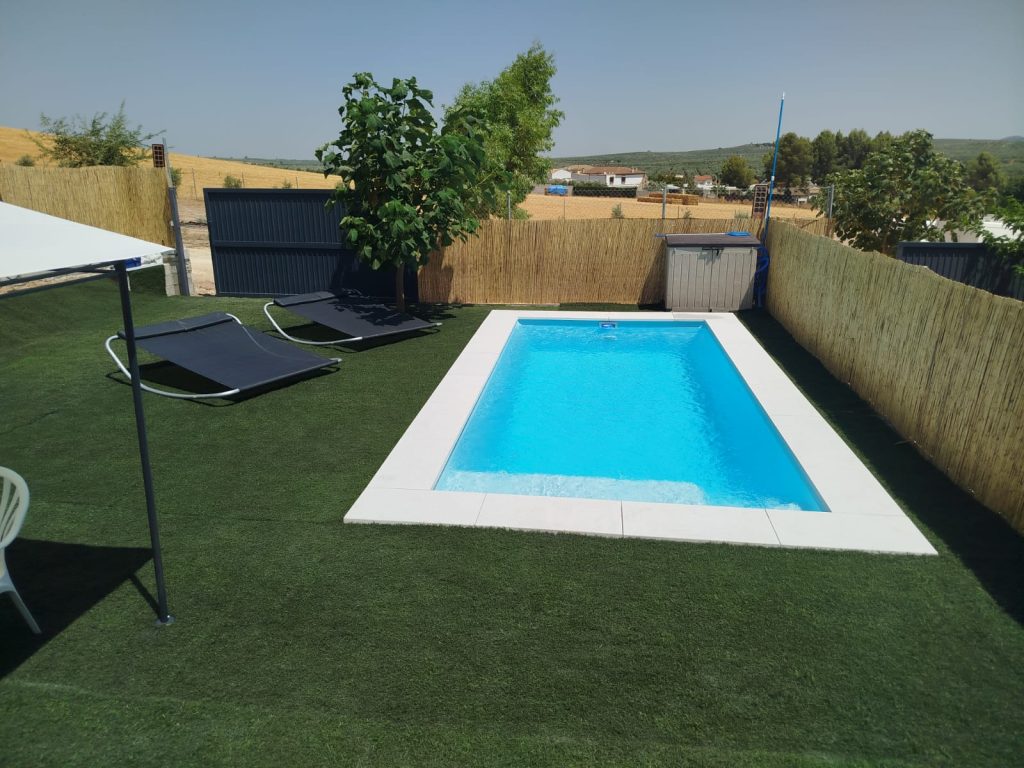 PISCINA MODELO INFINITY PLAYA 6.40X3.00 M